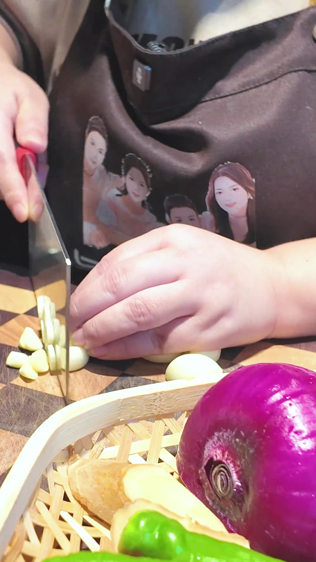 今天给姐姐们做一道椒盐鸡翅,为生活添一抹滋滋的幸福烟火。记录真实生活美食分享椒盐鸡翅华姐娟