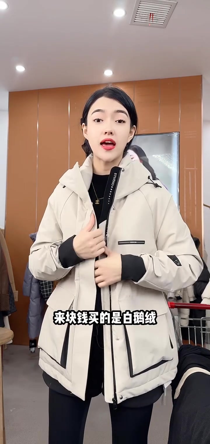 休闲洋气收腰显瘦连帽工装羽绒派克服外套U181火热促销中,别再错过了!