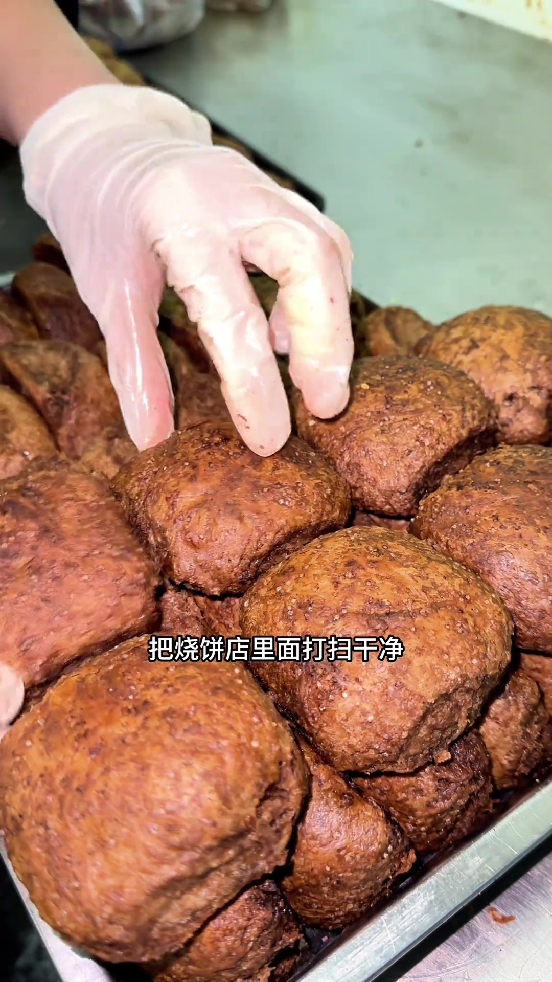 在坚持一下就到了,小小烧饼店也是我的梦想,小时候就幻想长大后有个小店,好好经营,今天烧饼和