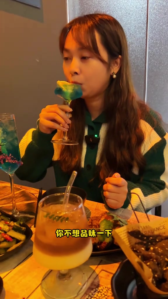 今晚去微醺一下,整杯鸡尾酒桂平美食冬季周末去哪玩还有各种小吃!安排20杯～