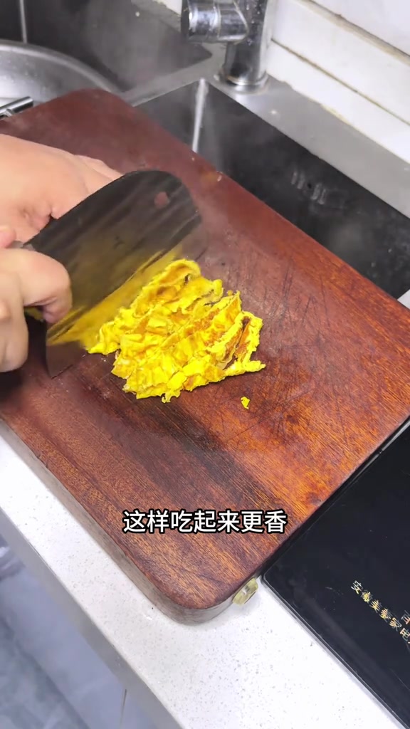 家常三鲜锅子,喜欢吃啥就放点啥,主打一个简单方便,鲜香味美,一家老小都喜欢!汤鲜味美家常菜