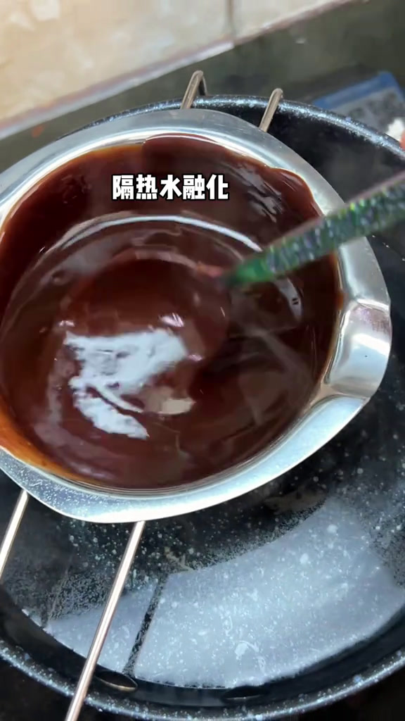 搅一搅就能做的坚果布朗尼蛋糕教程来啦!在家做的居然比外面卖的还好吃!布朗尼蛋糕美食官巧克力