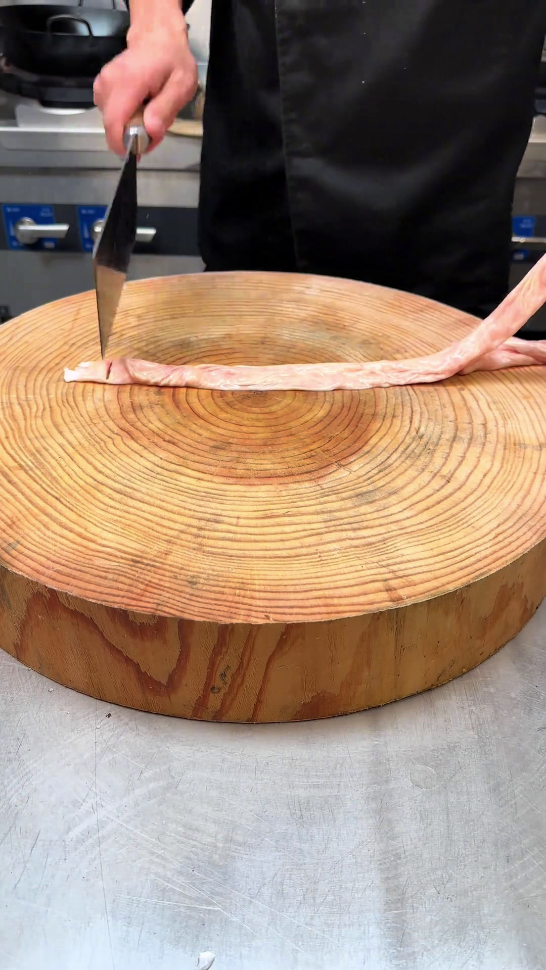 江西特色菜,酸萝卜炒大肠这道菜酸萝卜很脆嫩爽口,大肠很嫩滑,太好吃了,你也学起来吧美食官美