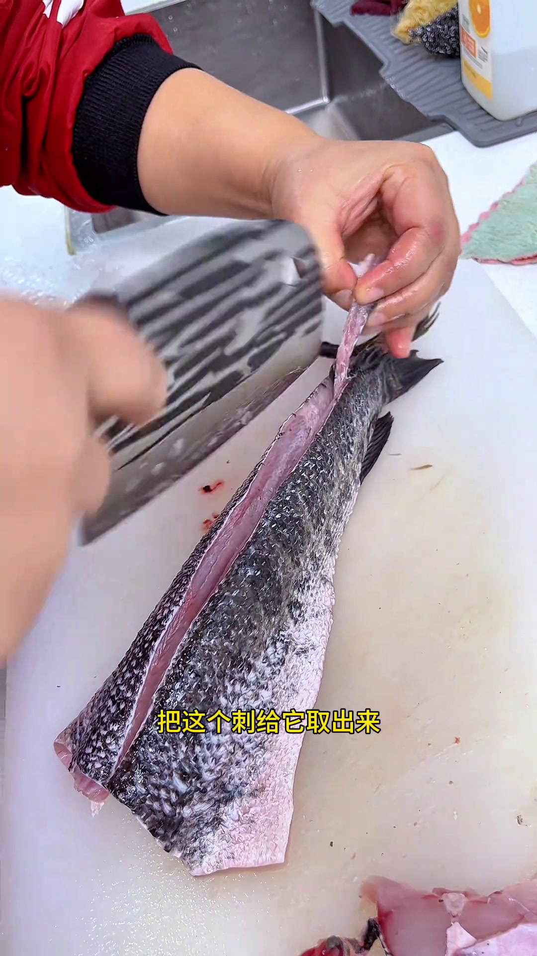 又是带徒弟的一天,教老公做干拨财鱼片。爱生活爱美食跟我学做菜男人下厨