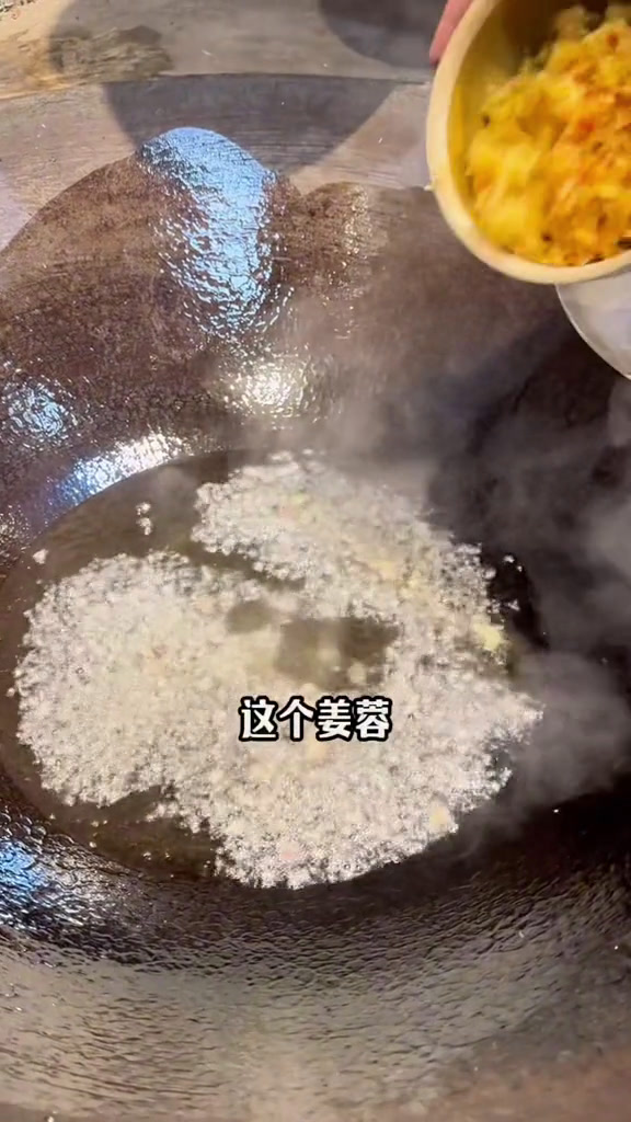 百年非遗辣椒酱今天老黄下厨,做两款广东人自己的辣椒酱辣椒酱紫苏酱牛肉酱拌粉拌面非遗