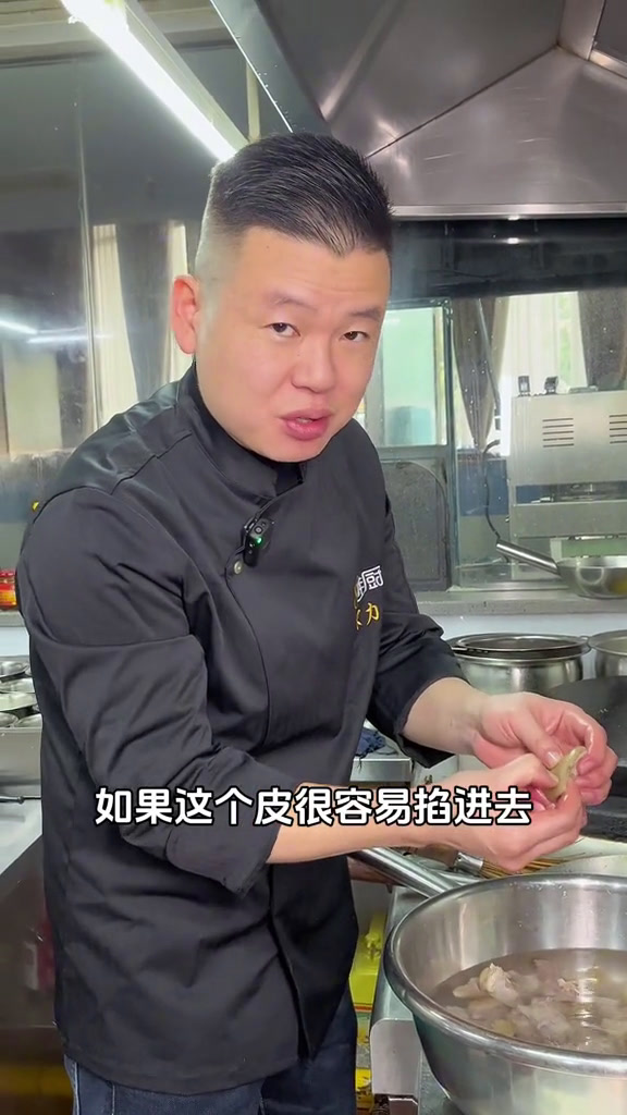 全国都降温了,粉丝强烈要求的红烧羊肉他来了!一起学做菜家常菜下饭神器天儿冷吃点啥八度鲜厨餐