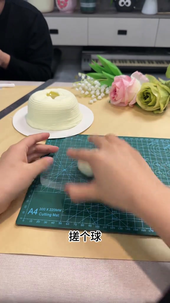 做个蛋糕玩玩情侣粘土蛋糕