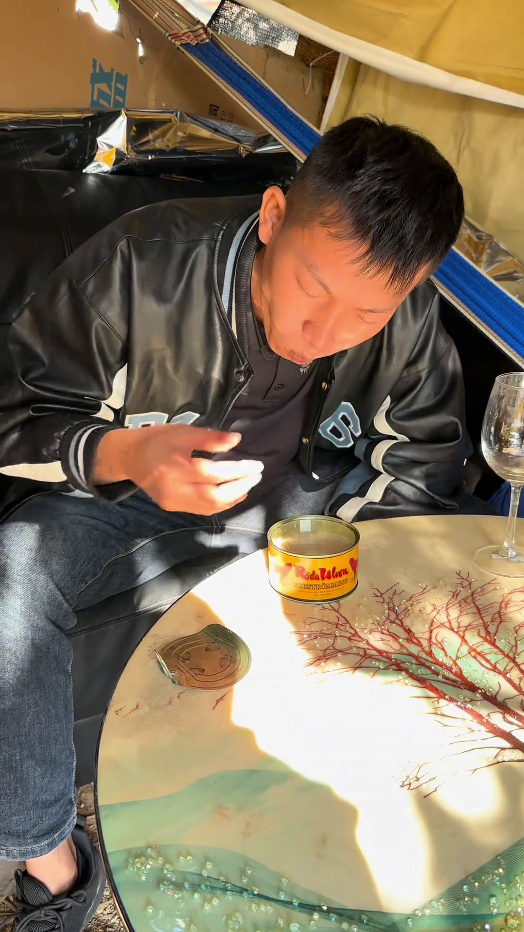 小小鲱鱼不过如此鲱鱼罐头