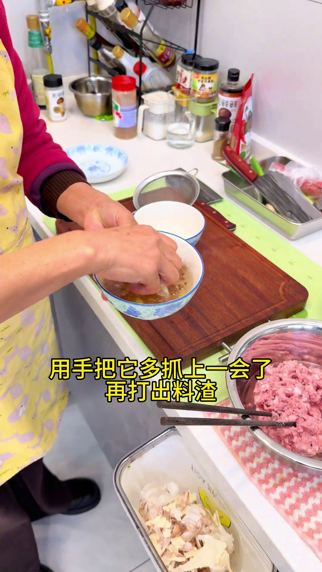 给大家分享陕西美食大烩菜里面的大肉丸子的家常做法陕西美食我的乡村生活大肉丸子宝鸡美食美食教