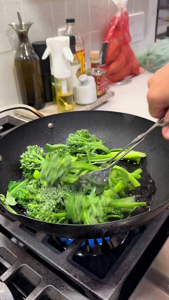 一家六口晚餐吃烤肉丸做了孩子们很喜欢吃的烤肉丸美食vlog海外生活自主进食烤箱美食干饭宝宝