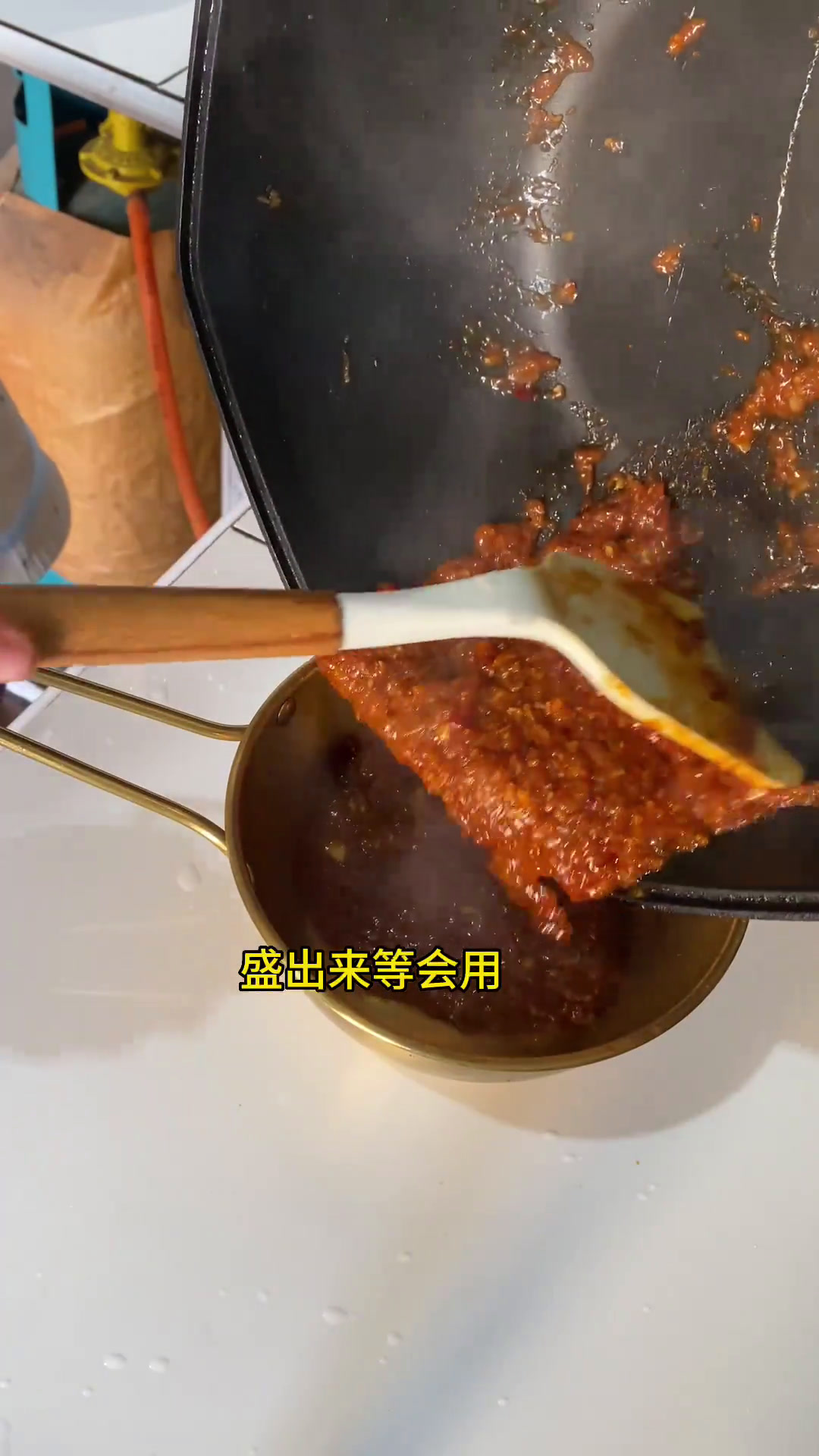 今日份早餐:酱香饼!焦香酥脆老公和儿子都说好吃,虽说早起了会但是听到孩子的一句好吃,值了!