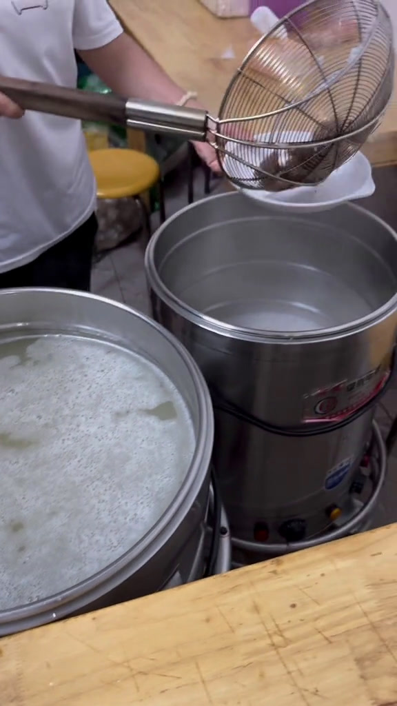 又吃羊粥和猪仔肉湛江美食羊粥猪仔肉广东美食湛江我又来了～