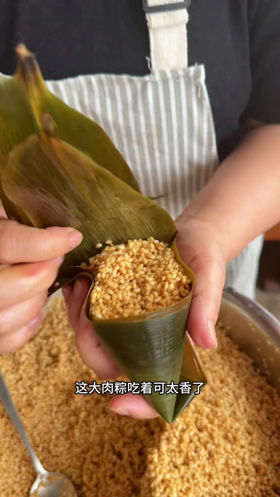 特别适合小朋友吃的椒盐鸡翅!椒香鲜嫩,吃完一个迫不及待想吃一下一个,太香了～记录真实生活内