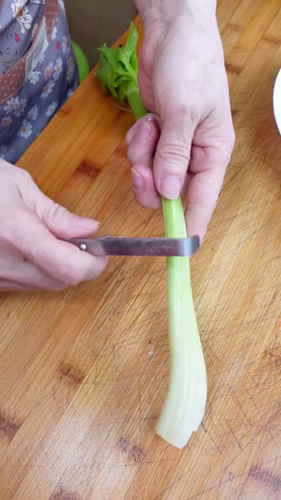 西芹炒虾仁家常菜日常做菜一起学做菜一日三餐人间烟火