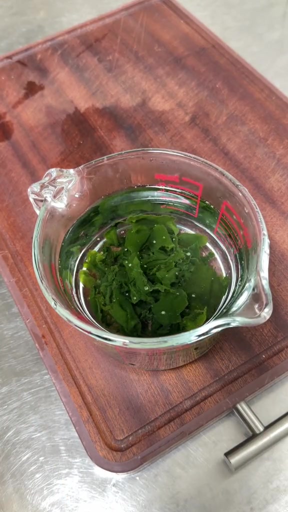 浇汁臭豆腐,闻着臭吃着香,给外面买的味道一样美食妈呀太香了浇汁豆腐豆腐臭豆腐