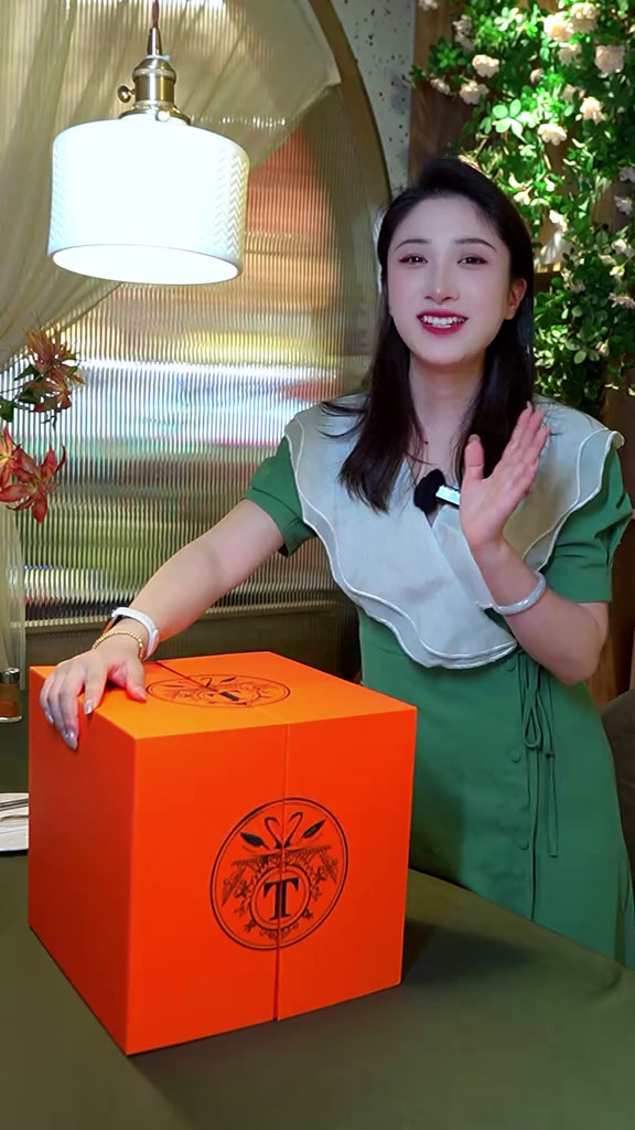 创作灵感现在淮南也有天鹅冰淇淋蛋糕啦~无论是生日还是约会,你想要的仪式感,这个蛋糕都可以给