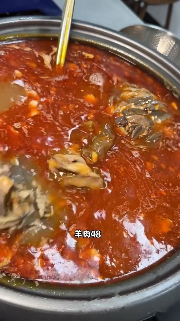 东留条山街附近的都来,羊肉馆的消息你们知道的比我还早,品质嘎嘎好,我村娘年后都是拿锅端,大