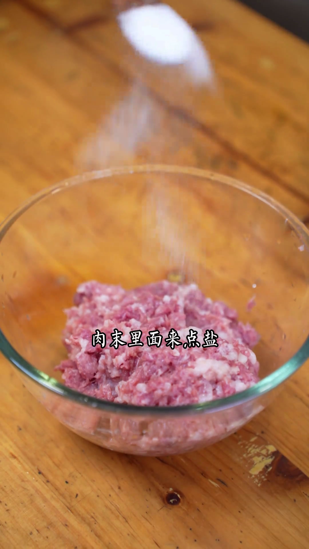 简简单单吃一顿清水火锅,配起胡辣椒蘸水简直好吃惨了。秋冬宅家美食局家乐鲜炖浓汤宝浓汤打底万