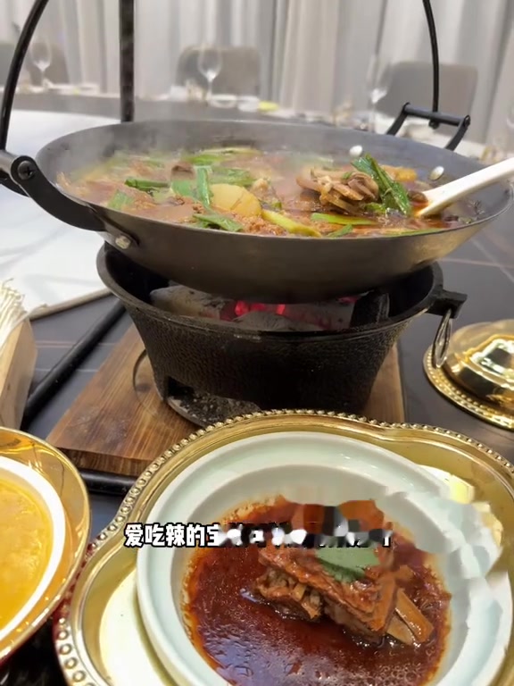 想吃羊肉吊锅的!给你们找到了!环境好～价格更好,羊肉品质很好!羊肉火锅吊锅美食好吃到停不下
