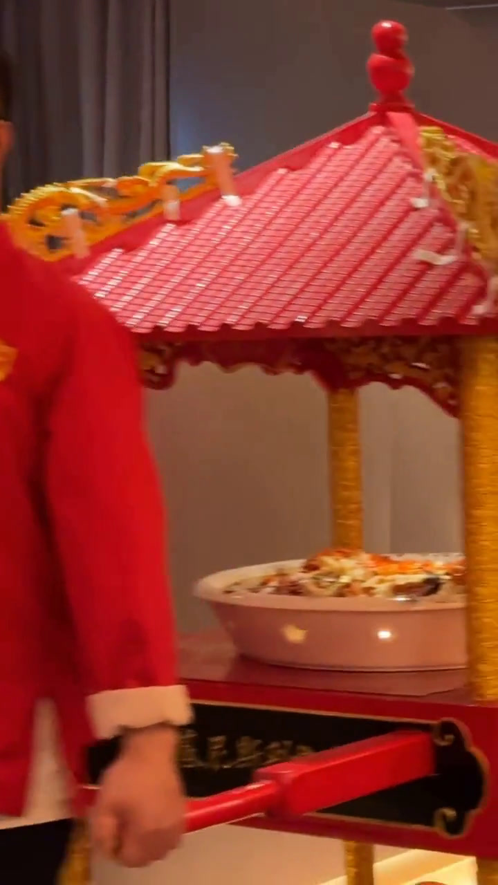 敲锣打鼓的上鱼仪式适合每个爱吃剁椒鱼头的你许爷剁椒鱼头剁椒鱼头湘菜