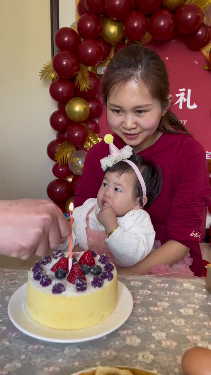宝宝周岁啦!仪式感不能少!在家用空气炸锅DIY一个生日蛋糕,无糖无盐,松软绵密,一周岁的宝