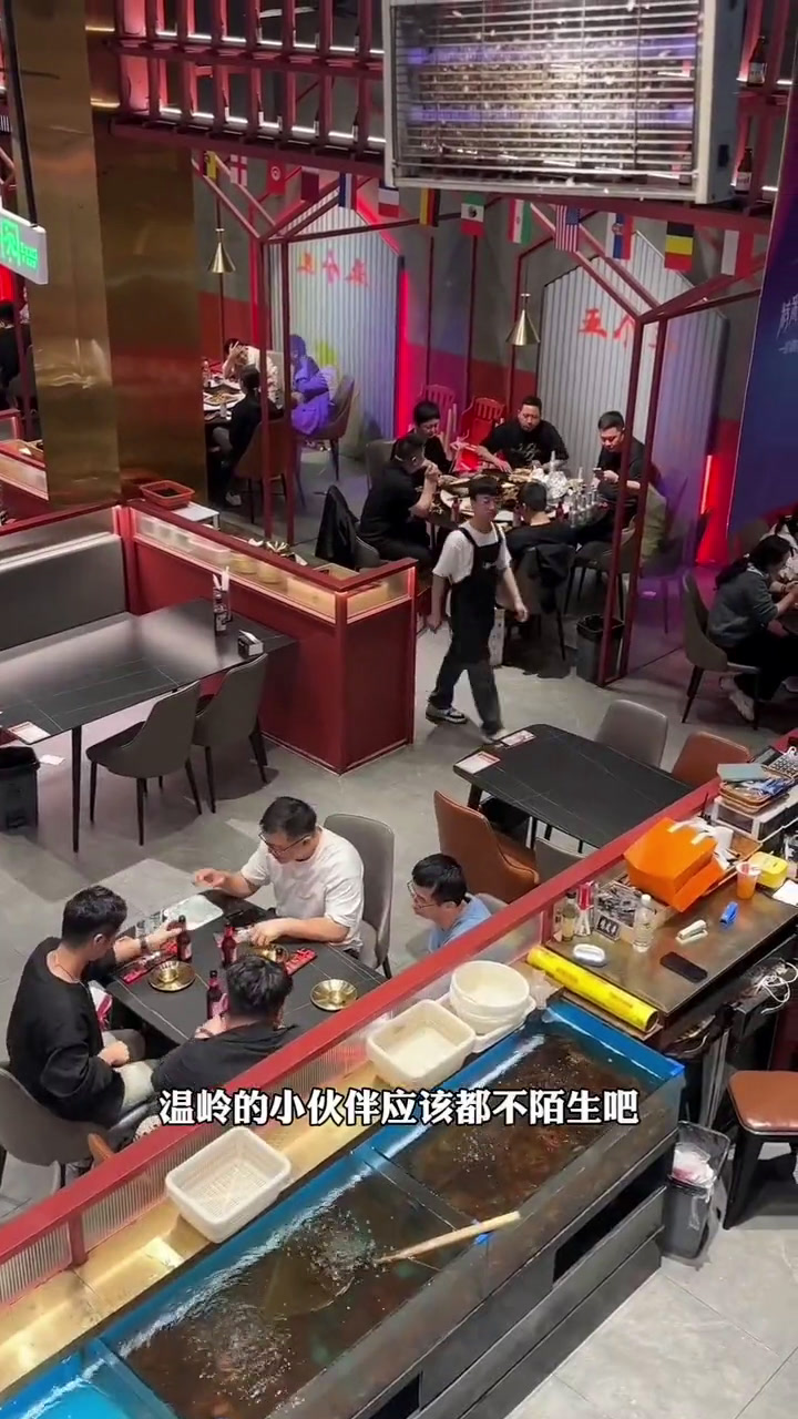 这么大的带鱼9.9!这么大的九节虾还是9.9!还是温岭小站!好店台州美食这家店回头客超多想