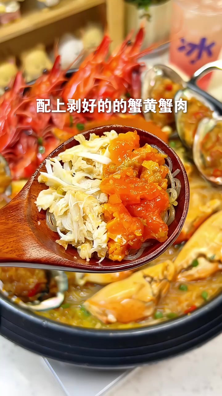 中国男人沉浸式给女友做豪华海鲜锅夜宵+自制饮料