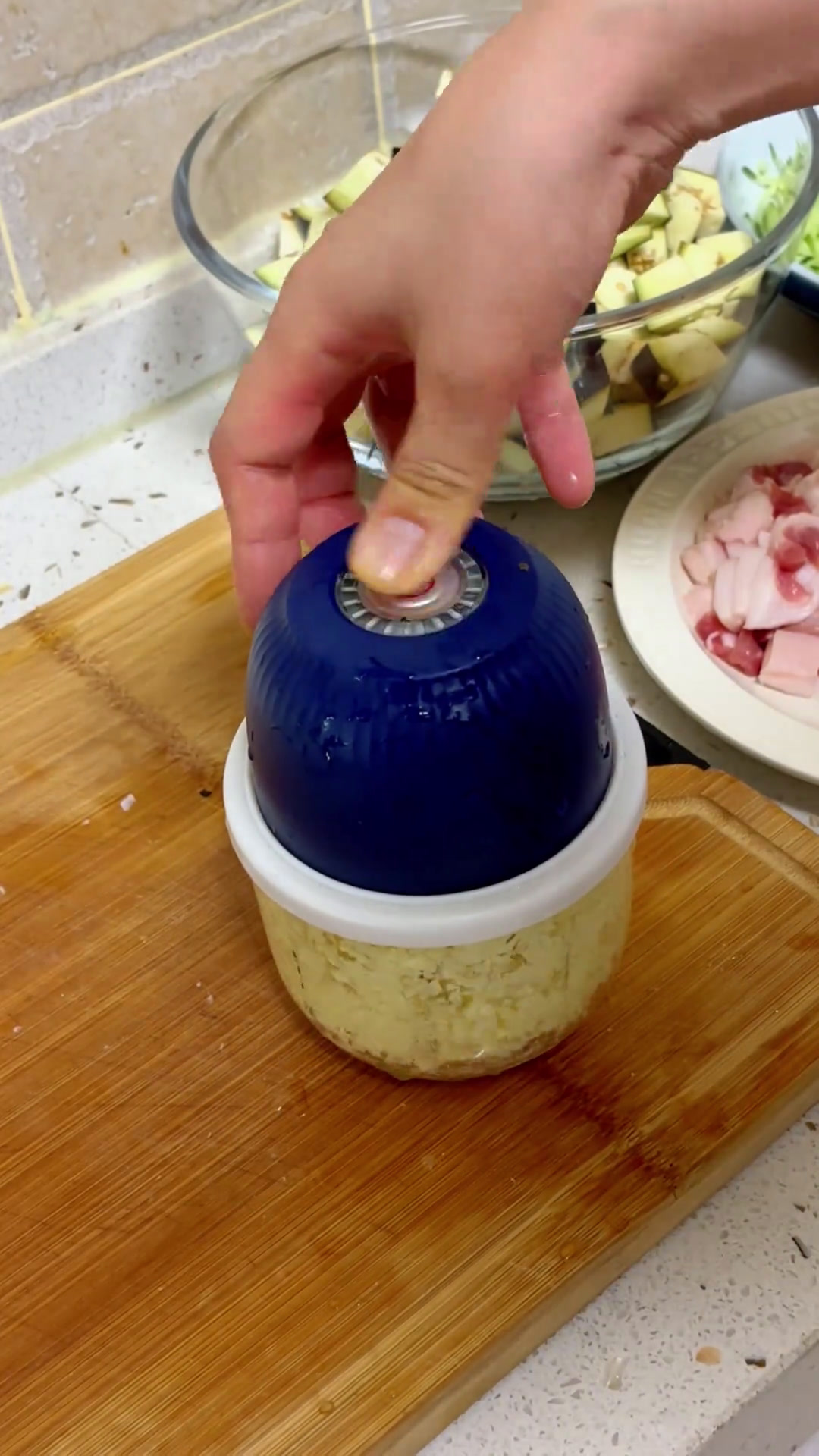 放松的假期,可口的家常菜,舒适惬意记录真实生活家常菜手撕鸡