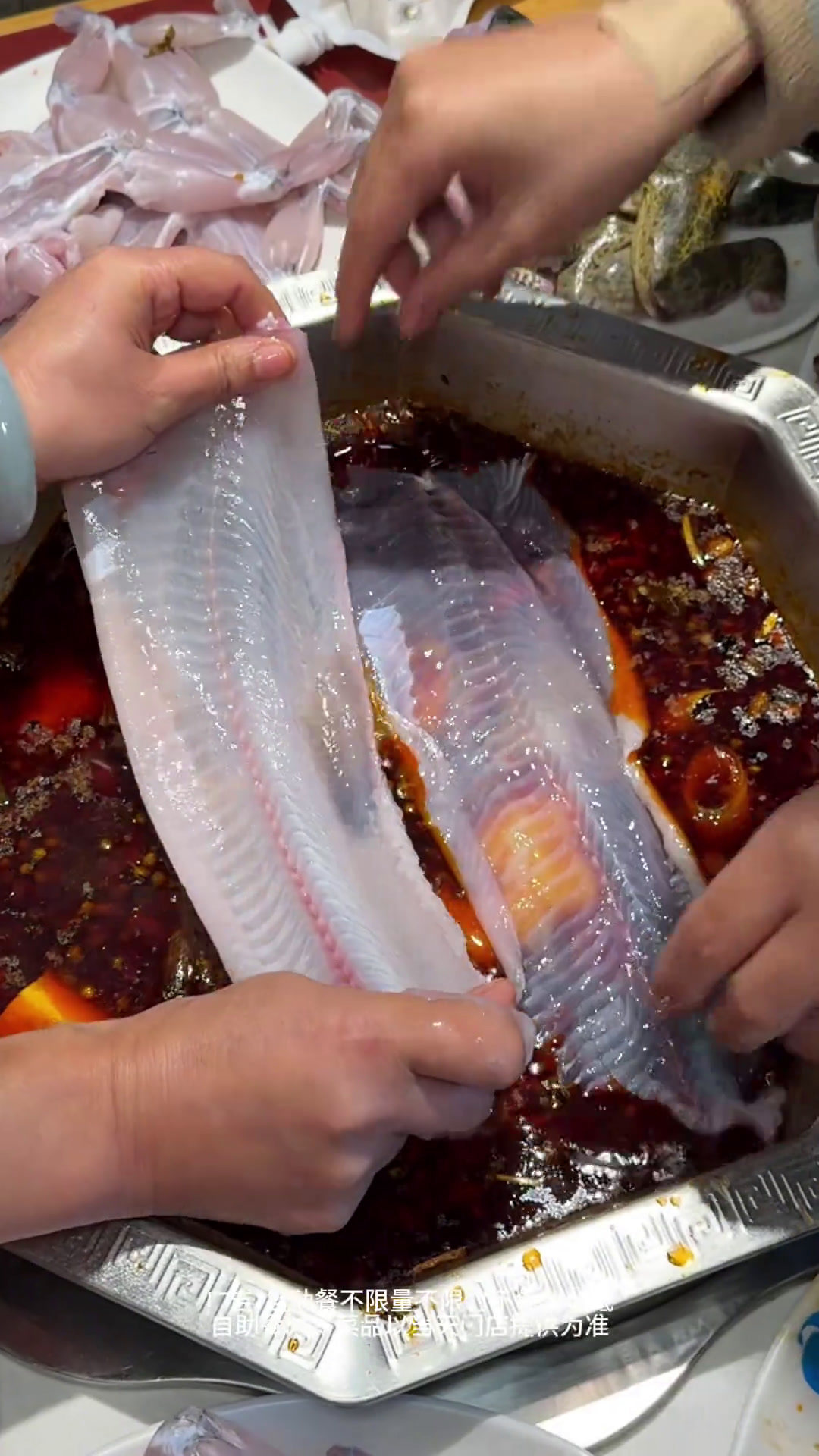 怪不得有人跑三十公里也要来吃这家叮叮唐冷锅鱼自助!叮叮唐冷锅鱼冷锅鱼自助谁懂这一口的好吃程