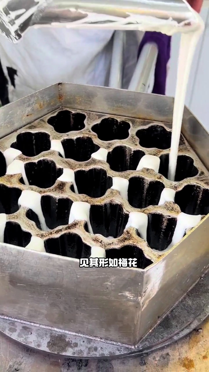 老南京人爱吃的美食,都藏在街边小巷里!多少南京人从小吃到大的回忆!来南京玩儿,拿好这条,左