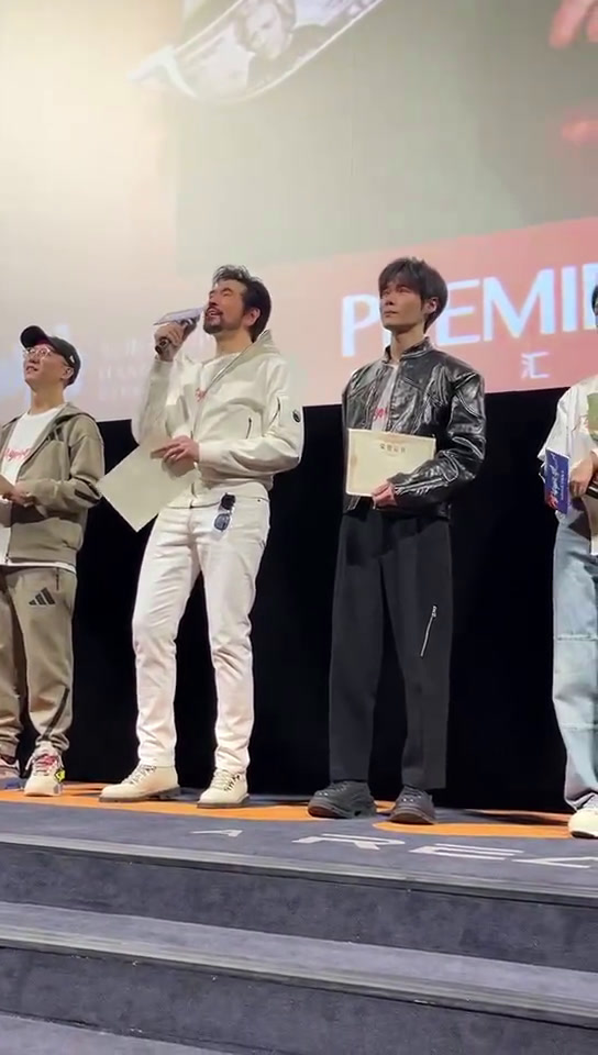杭州路演现场,观众邀请各位主创复刻片中的《天鹅湖》舞蹈,费翔 超耐心分享幕后细节,超多包袱