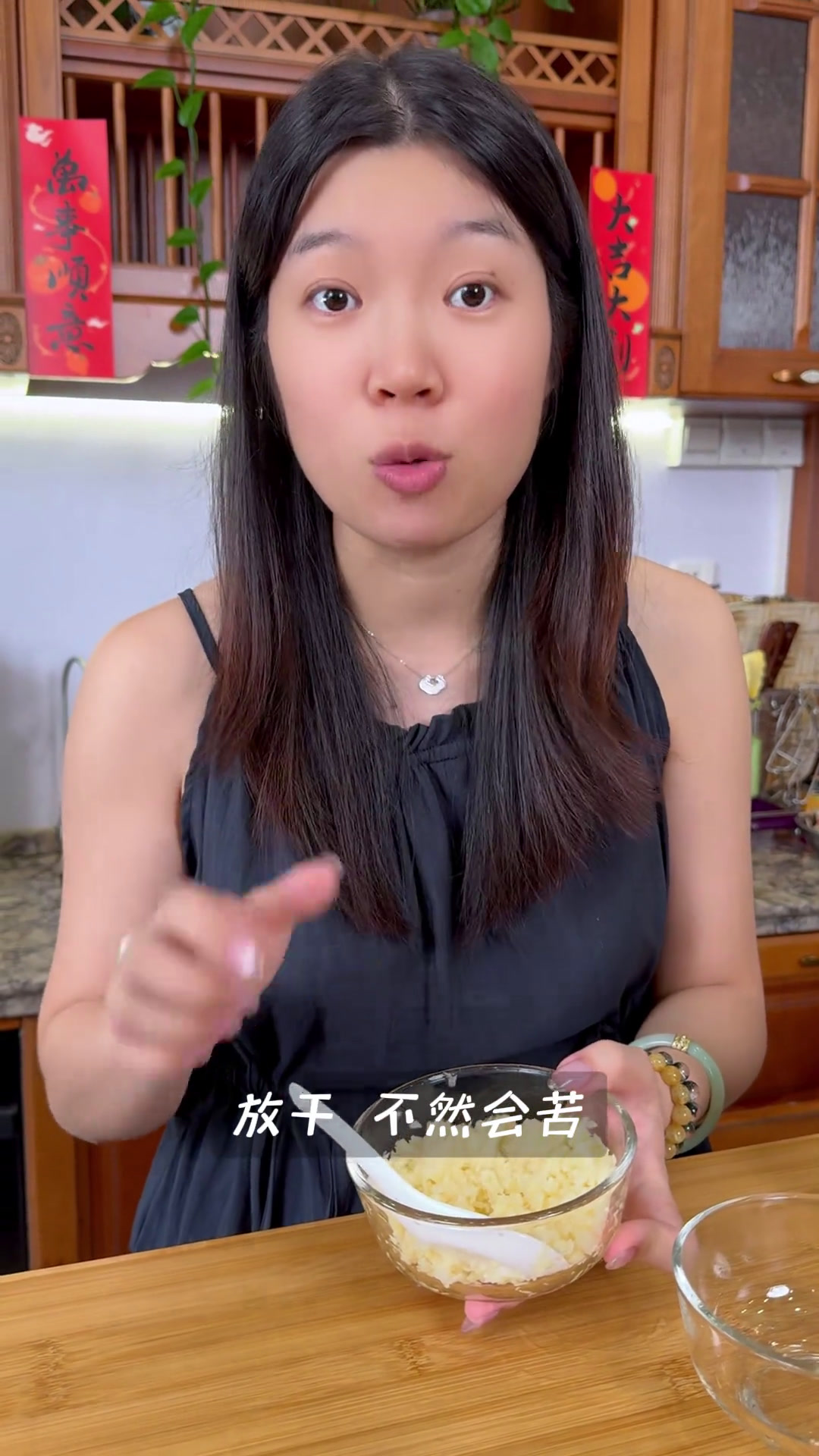 蒜蓉丁香鱼蒸丝瓜好食到顶呱呱简单又好味夏天的味道蒜蓉蒸丝瓜做法大人小孩都爱吃