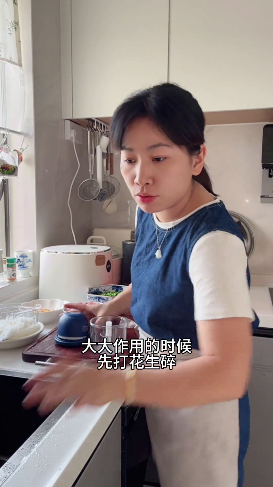 家乡特色美食第三期我们在家也可以吃到高州的特色美食——煮汤籺啦,我一个人可以吃5个我的生活