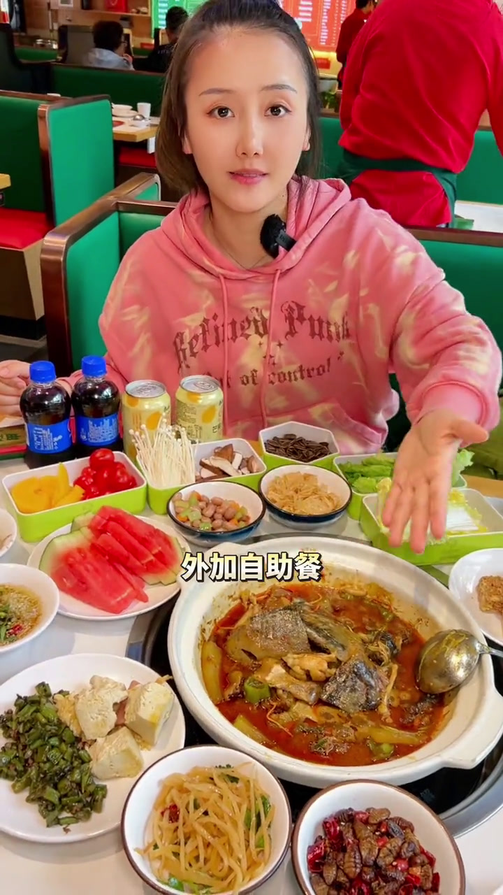 人均60多甲鱼牛蛙煲+水果涮菜小吃自助,闵行人必去!美食品鉴官好吃不贵自助餐甲鱼牛蛙煲