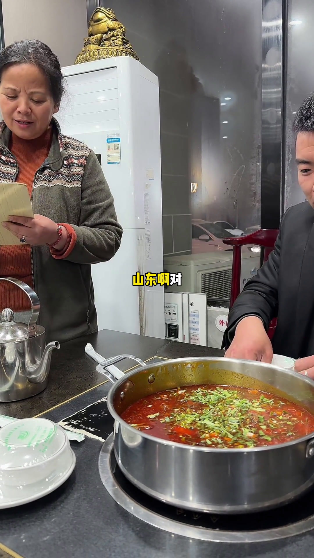 新乡最具特色的美食-红焖羊肉吃饭必须穿西服西装爆土