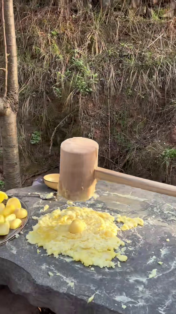 来我的家乡品尝原生态美食,手打糍粑吧
