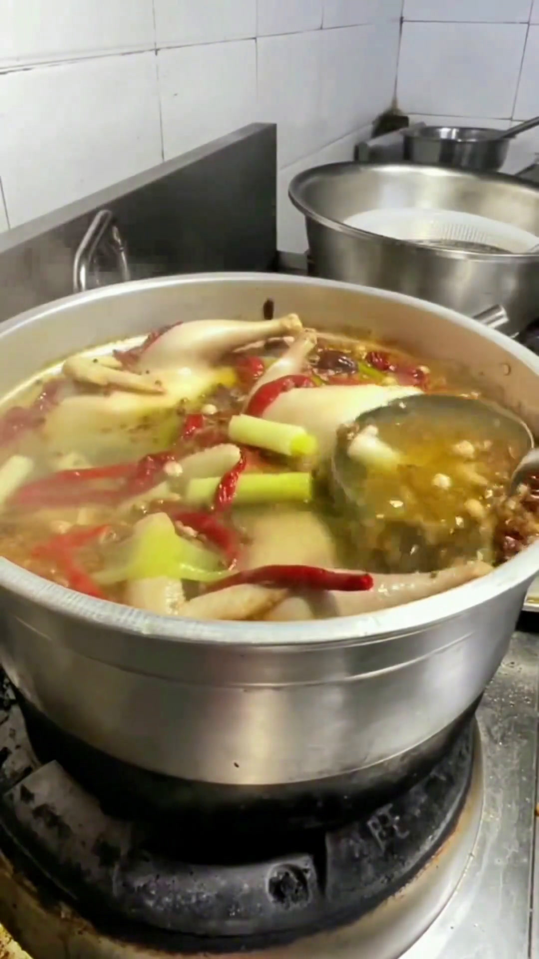 椒麻鸡怎么做好吃热门话题椒麻鸡拌面正宗椒麻鸡做法美食官