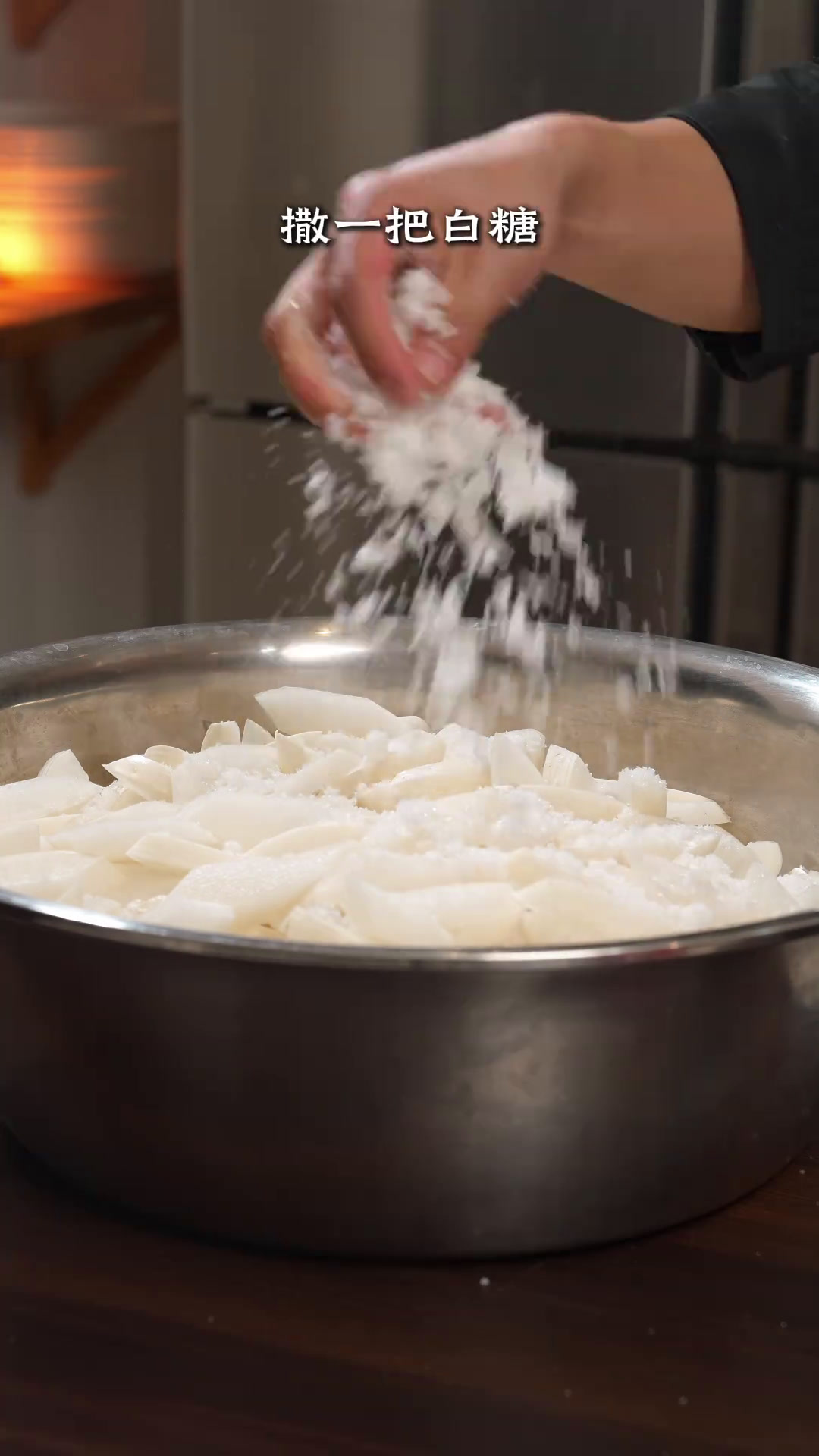 在家做过腌萝卜的,把图片放在评论区,咱们看一看哪个做的好。腌萝卜萝卜咸菜凉拌菜