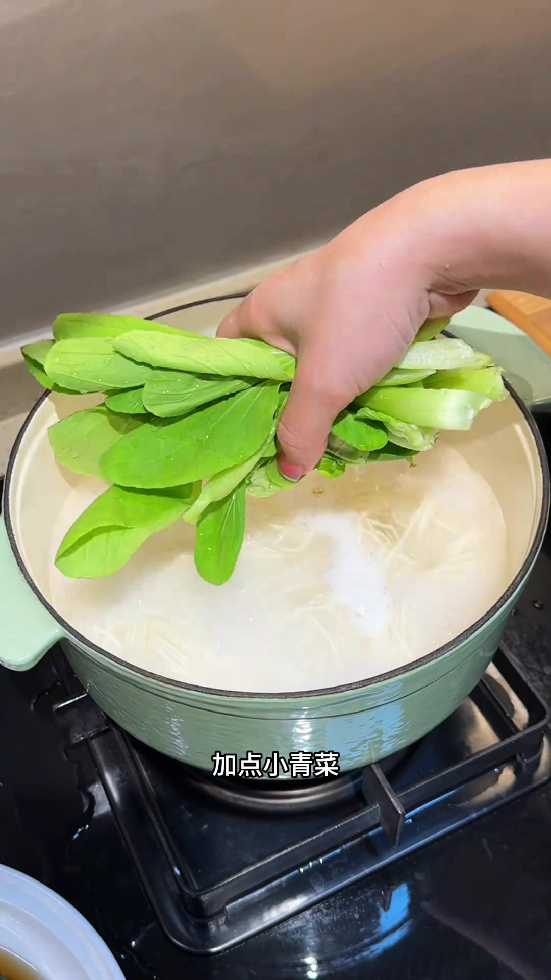 早餐记录第一集,清汤面搭配了卤牛腱子跟卤蛋,简简单单清汤面早餐吃什么