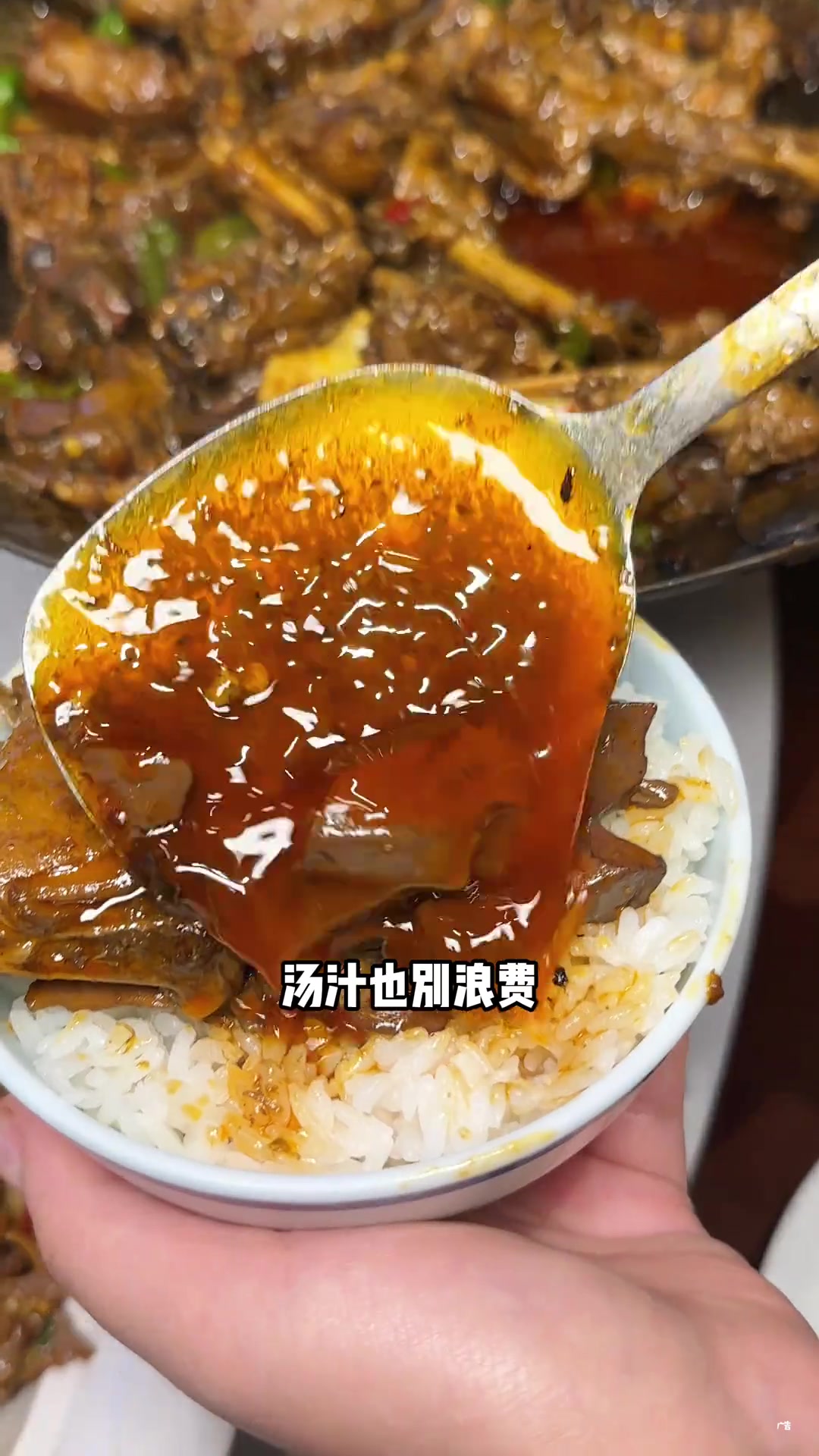 咱就是说这一桌的含金量应该只有湖北人懂吧?!艾特你的饭搭子请你吃谁能拒绝一锅热乎乎的美食那