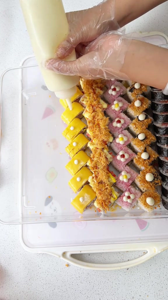 自选系列人见人爱之焦糖蟹柳、芝士加州卷寿司教程自选寿司