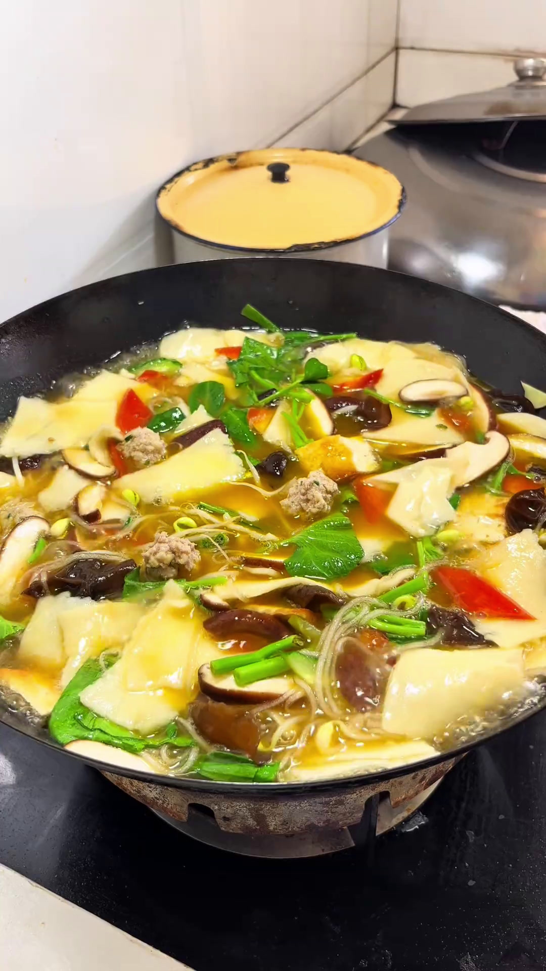 涧池烩面片,仅代表个人做法!涧池烩面片汉阴美食陕南菜烩面片中秋美食吃什么