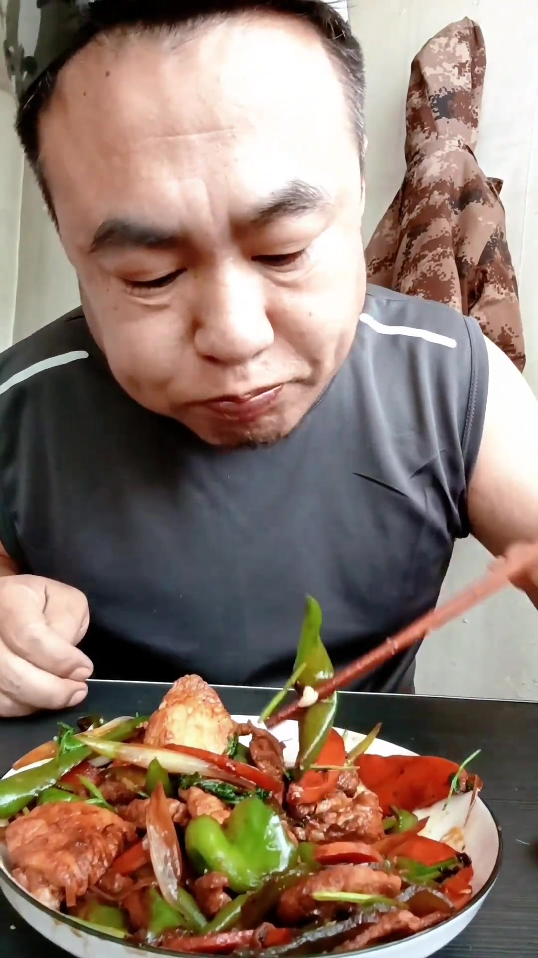 今天吃点肉哈哈哎呀妈呀太香了嘎嘎好吃记录真实生活日常