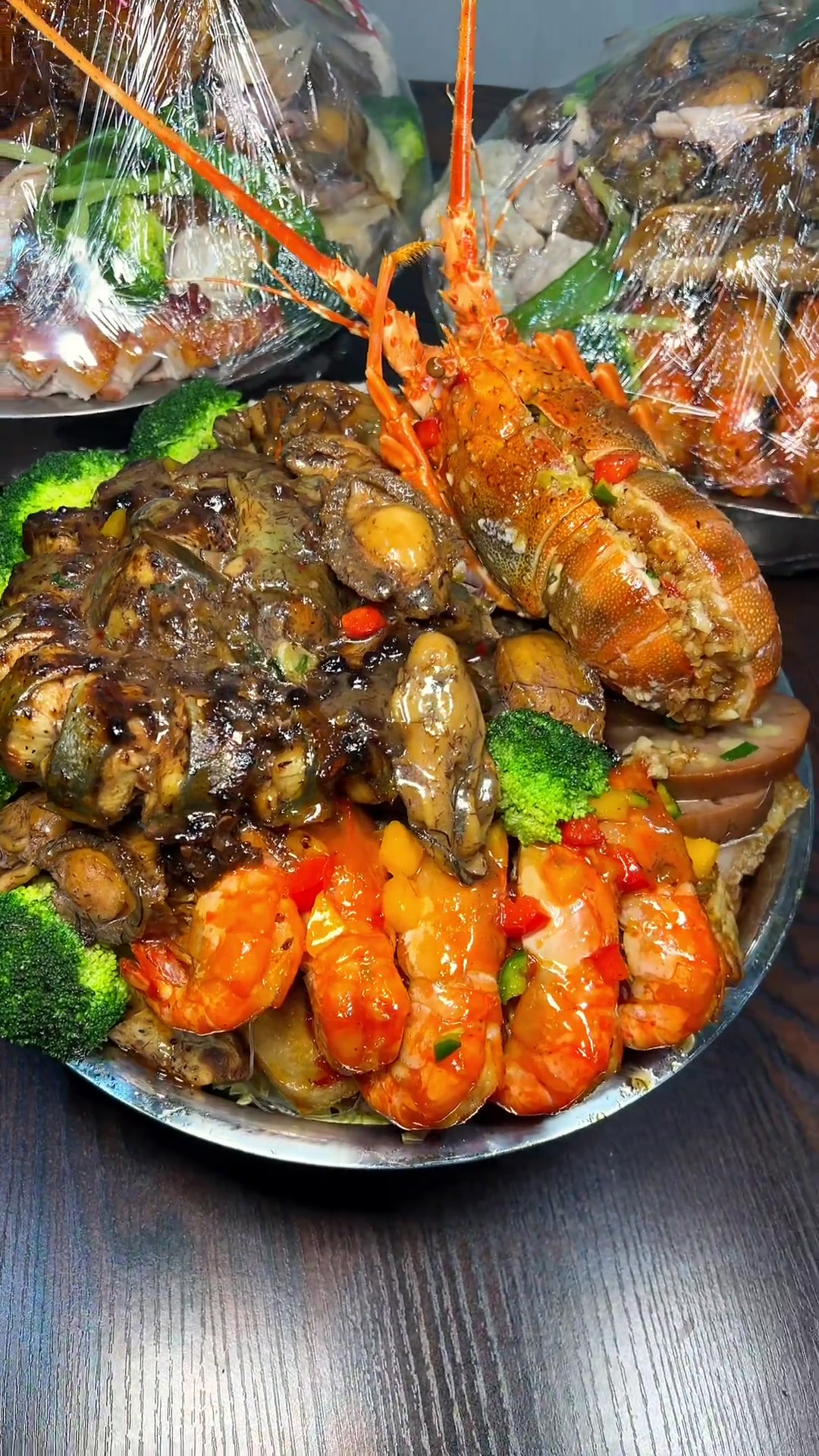 广东盆菜一道菜顶一桌菜!年夜饭大盆菜氛围提前搞起来了本地人爱吃的店招待贵客的10道花样美食