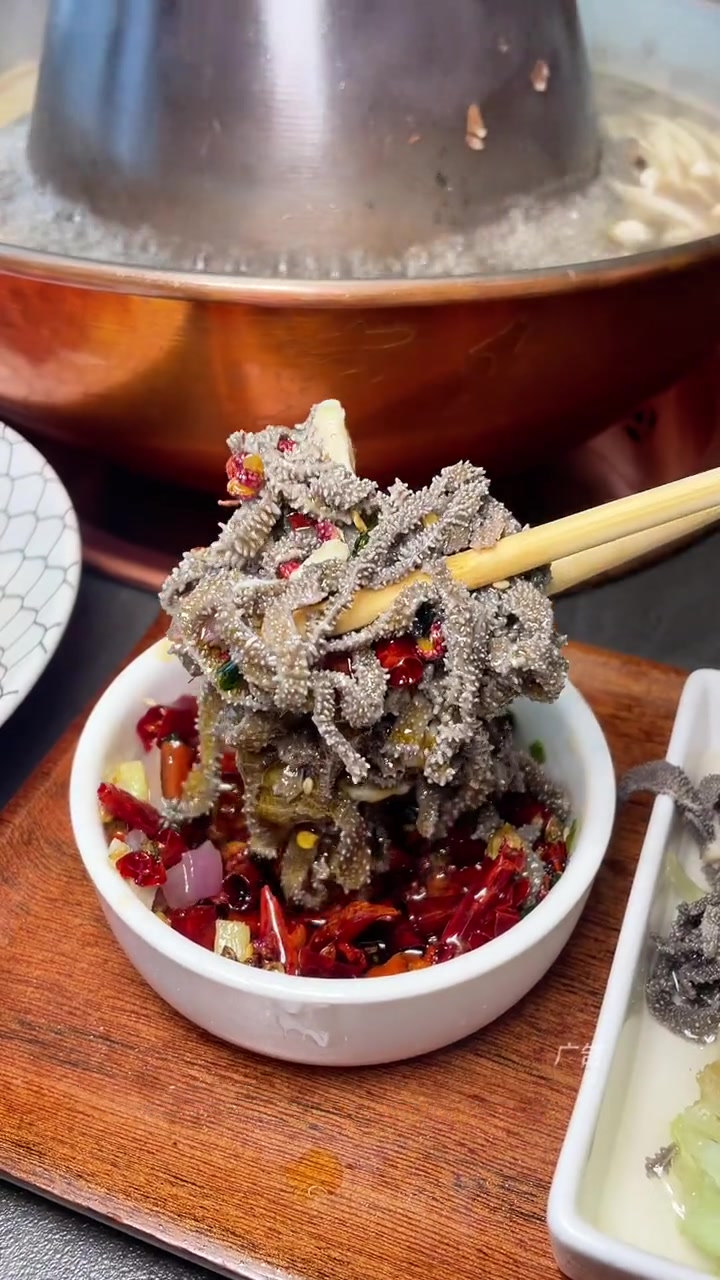 铜锅涮羊肉还是要来吃东来顺新鲜好吃品质看得见这家店回头客超多天儿冷吃点啥没有什么是一顿火锅