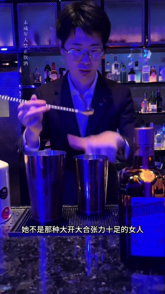 穿白裙子的大姐姐谁不喜欢呀内容启发搜索贪个小杯chill一下微醺时刻仙女都在喝什么酒蒙子的