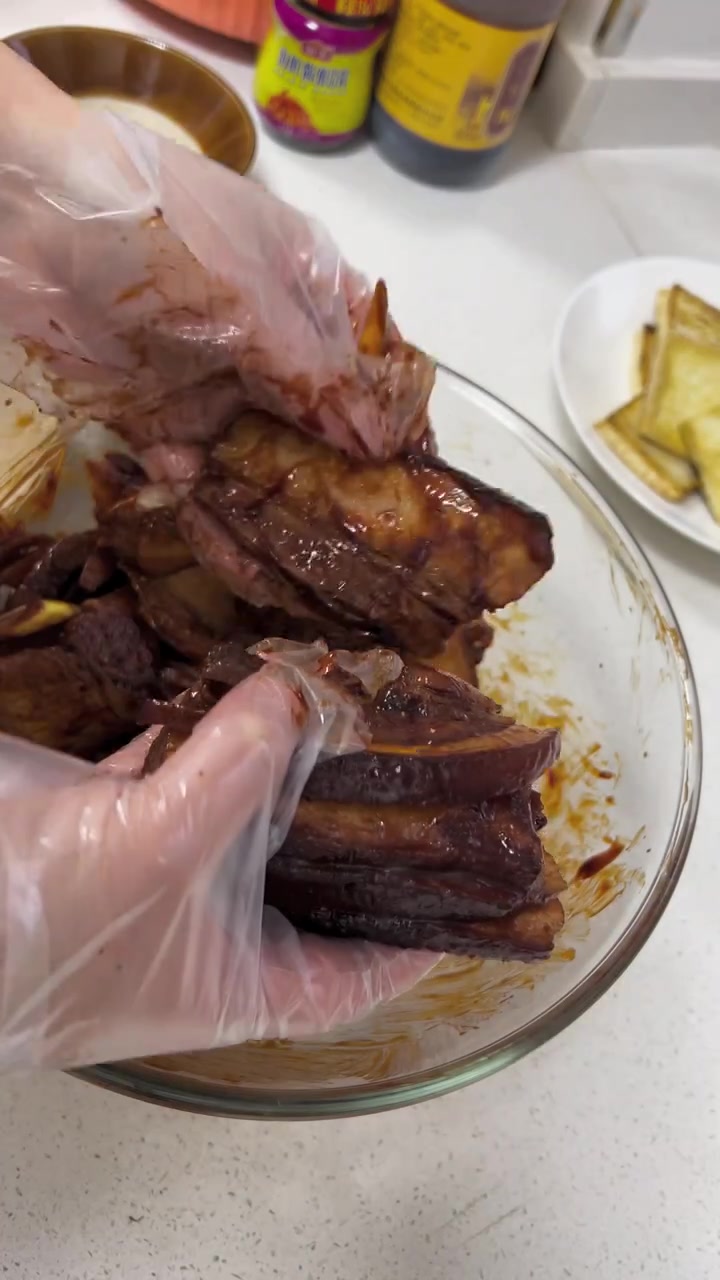 过年必不可少的一道菜,蒸碗条子肉来了姐妹们,肥而不腻