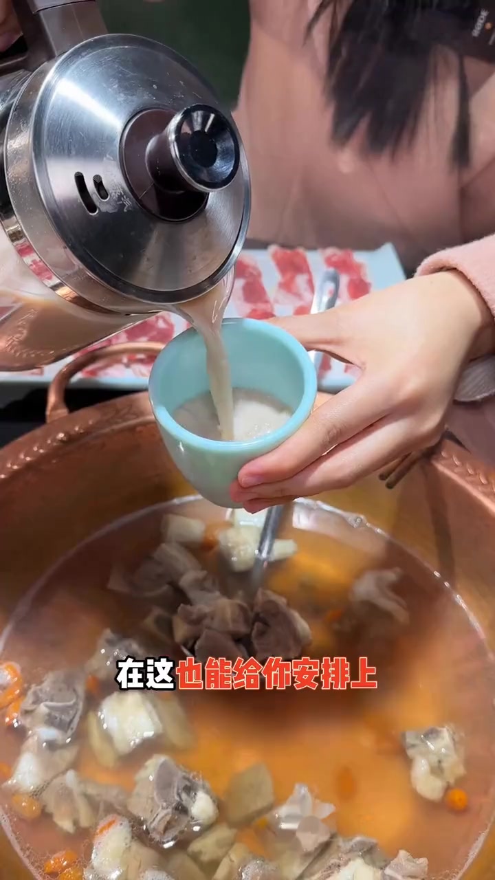 这口地道的呼伦贝尔真是馋我好久了趁着新店开业真的可以来试试一品羊宴羊肉火锅来客南昌美食先吃