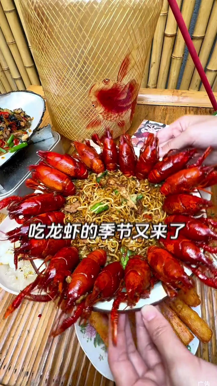 藏在巷子里的宝藏小吃店!拍照也是很出片～今年首顿小龙虾安排了吗长沙美食吃龙虾的季节扶记小吃