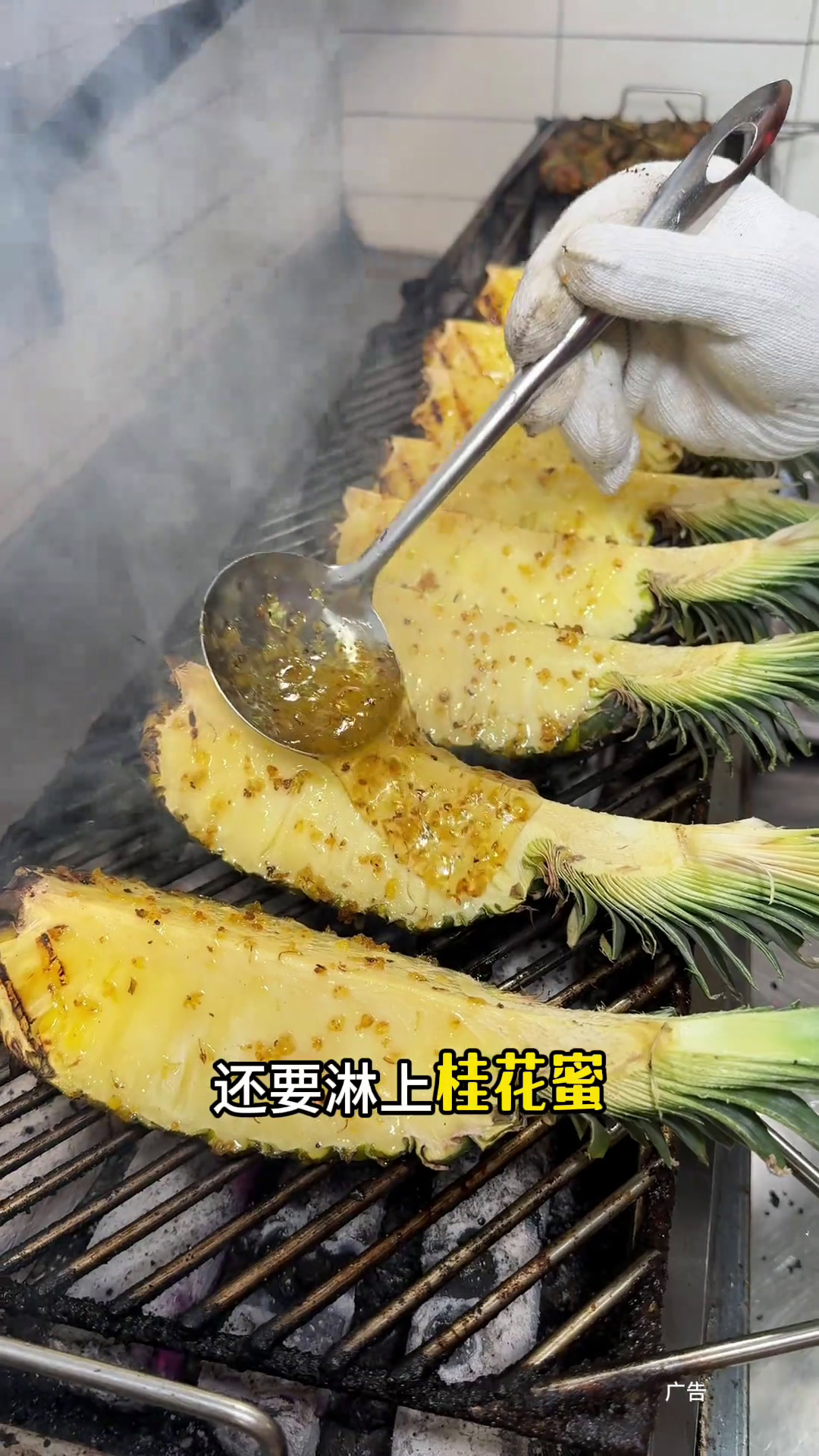 感觉成都烧烤又行了!还有128的3-4人餐!吃货的美食清单围满停车场烧烤烧烤总要来一趟成都